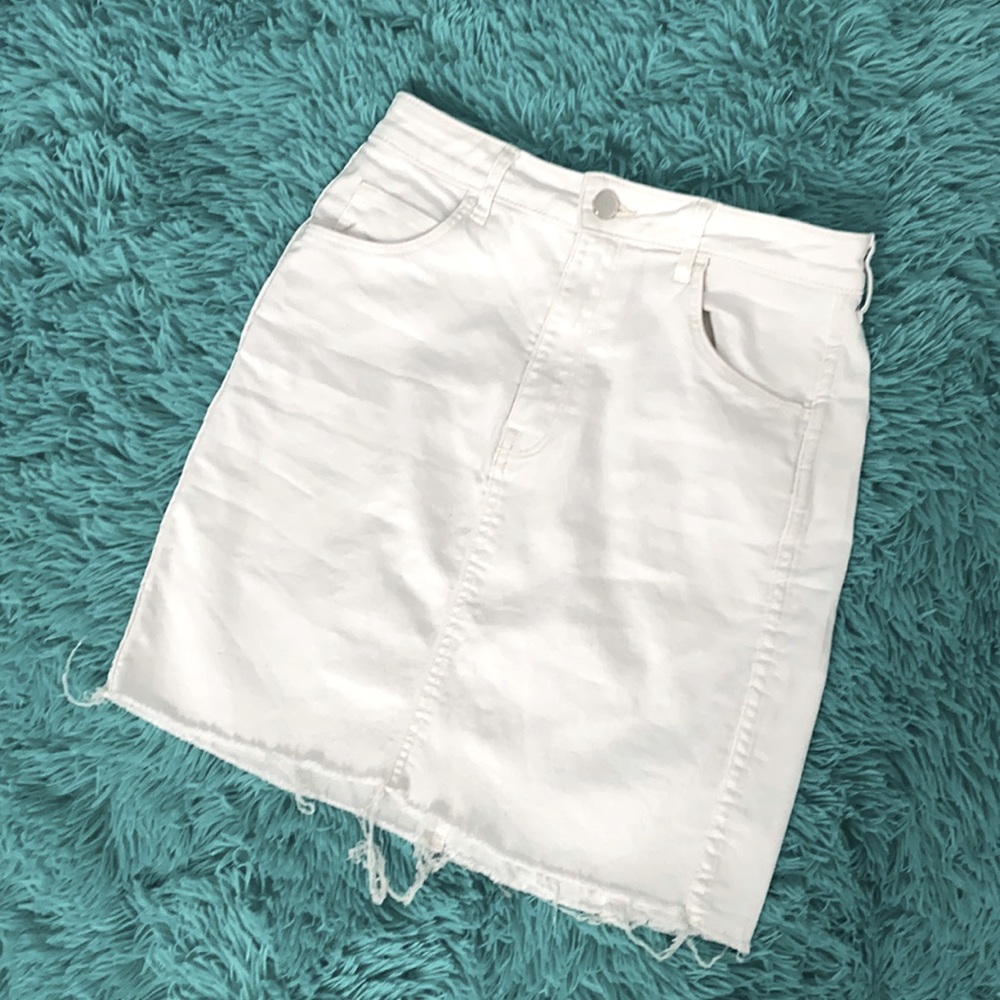 White denim skirt